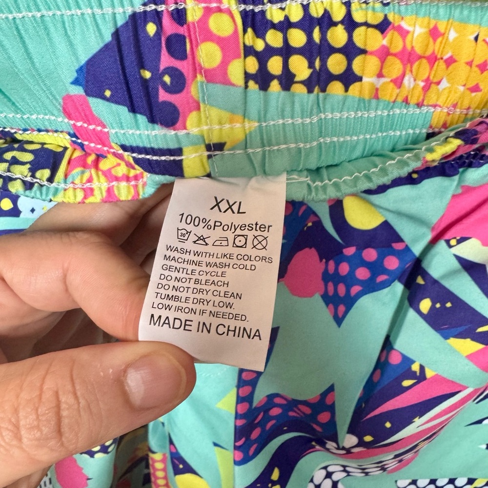 XXL Trendy 90s Color Block Graphic Board Short style - Picture 3 of 4